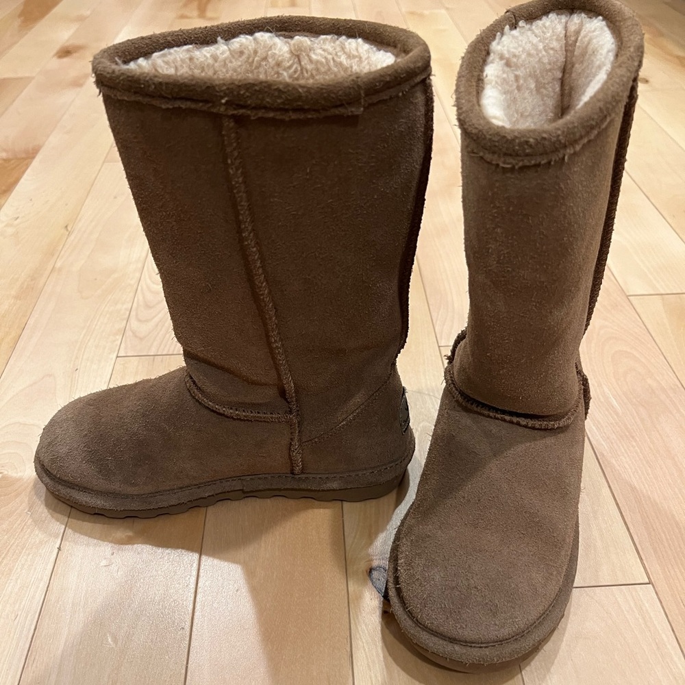 Bear Paw kids size 1